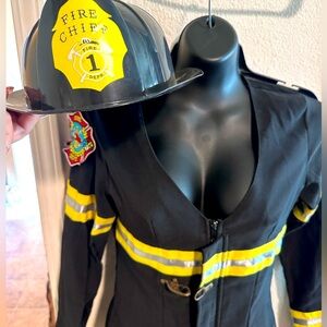 Women’s firefighter costume Halloween